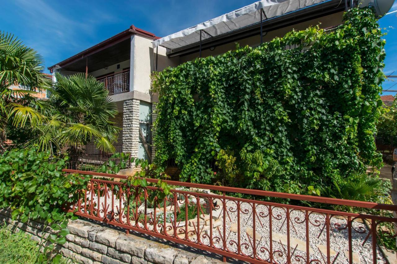 Apartments Andrija Pirovac Exterior photo